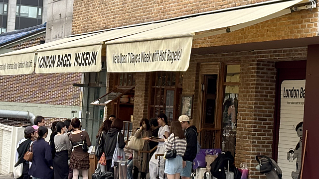 일상: 외국인 관광객, 삼성전자, 불닭