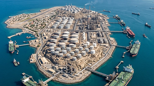 트럼프가 공격하려는 이란 카르그섬은?