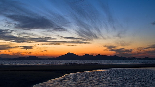 일본 다카이치 사나에 총리, "일본에도 희토류가 있다!"