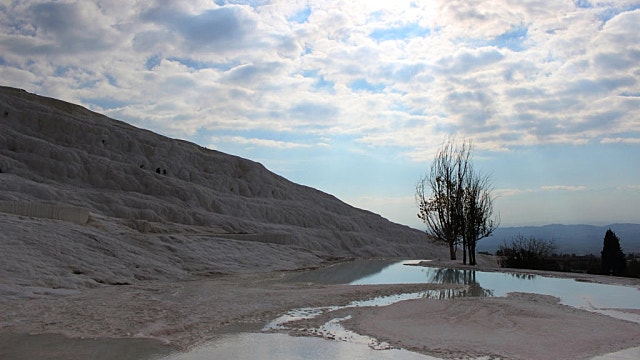 트럼프가 그린란드를 팔라고 덴마크에게 요구하는게 말이 될까?