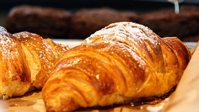 유가가 배럴당 100달러를 넘어갔다. 주유소 기름값은?